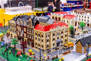 LEGO Celebrities, Artists, and Influencers  Coming to Stockton in February